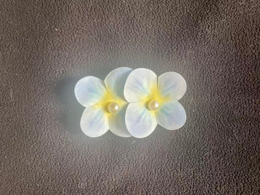 Hair Clip (blue flower)